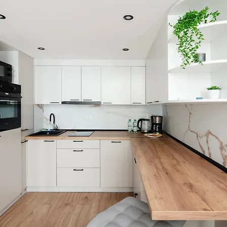 Piotrkowska Luxury With Mezzanine By Bookinghost