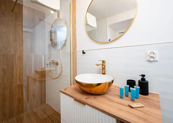 شقة Piotrkowska Luxury With Mezzanine By Bookinghost *